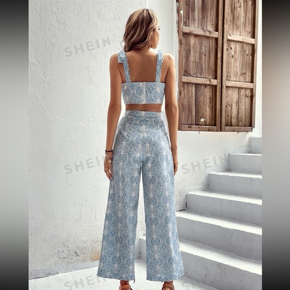 Blue & White Crop top and pants co-ord set - Picture 2 of 6